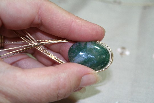 Wire wrapping on sale round stones